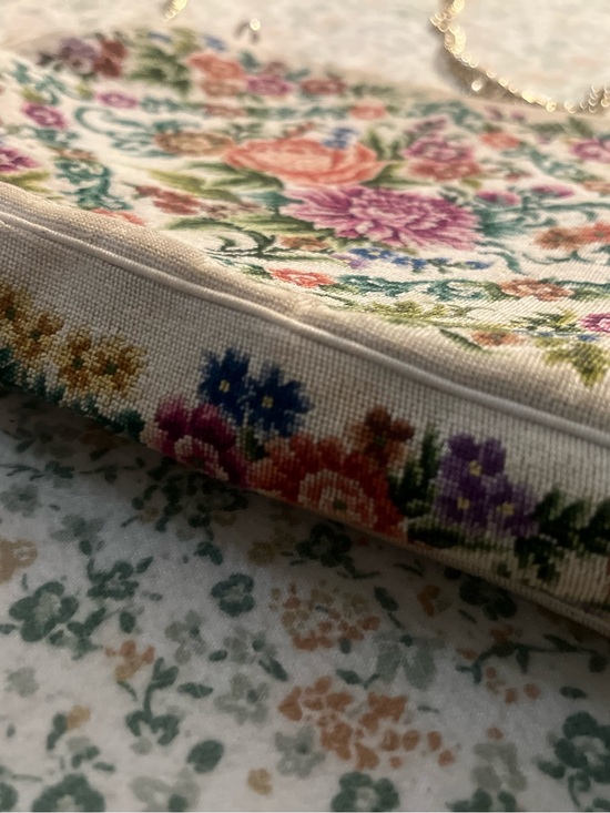 Vintage Floral petit point tapestry Embroidered Shoulder Bag in Cream